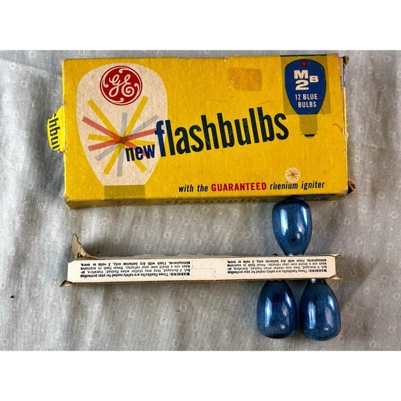 Vtg lot 9 Flash Cubes Sylvania General Electric Untested - Picture 6 of 7